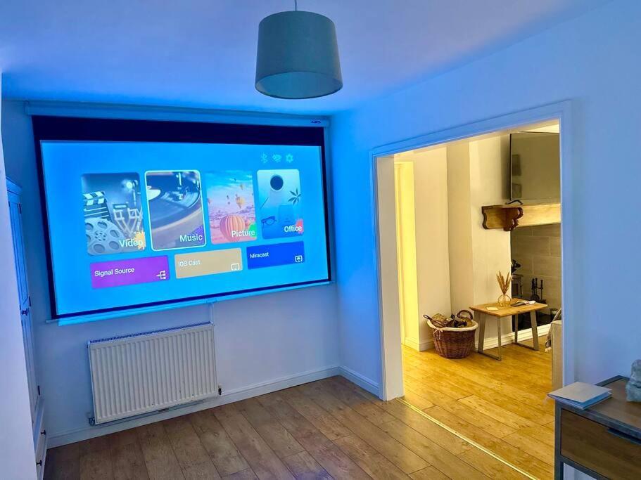 Cottage,Cinema Room,Log Burner Blaenavon Zewnętrze zdjęcie