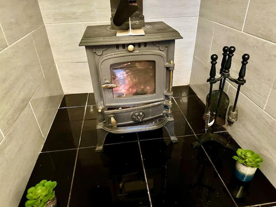 Cottage,Cinema Room,Log Burner Blaenavon Zewnętrze zdjęcie
